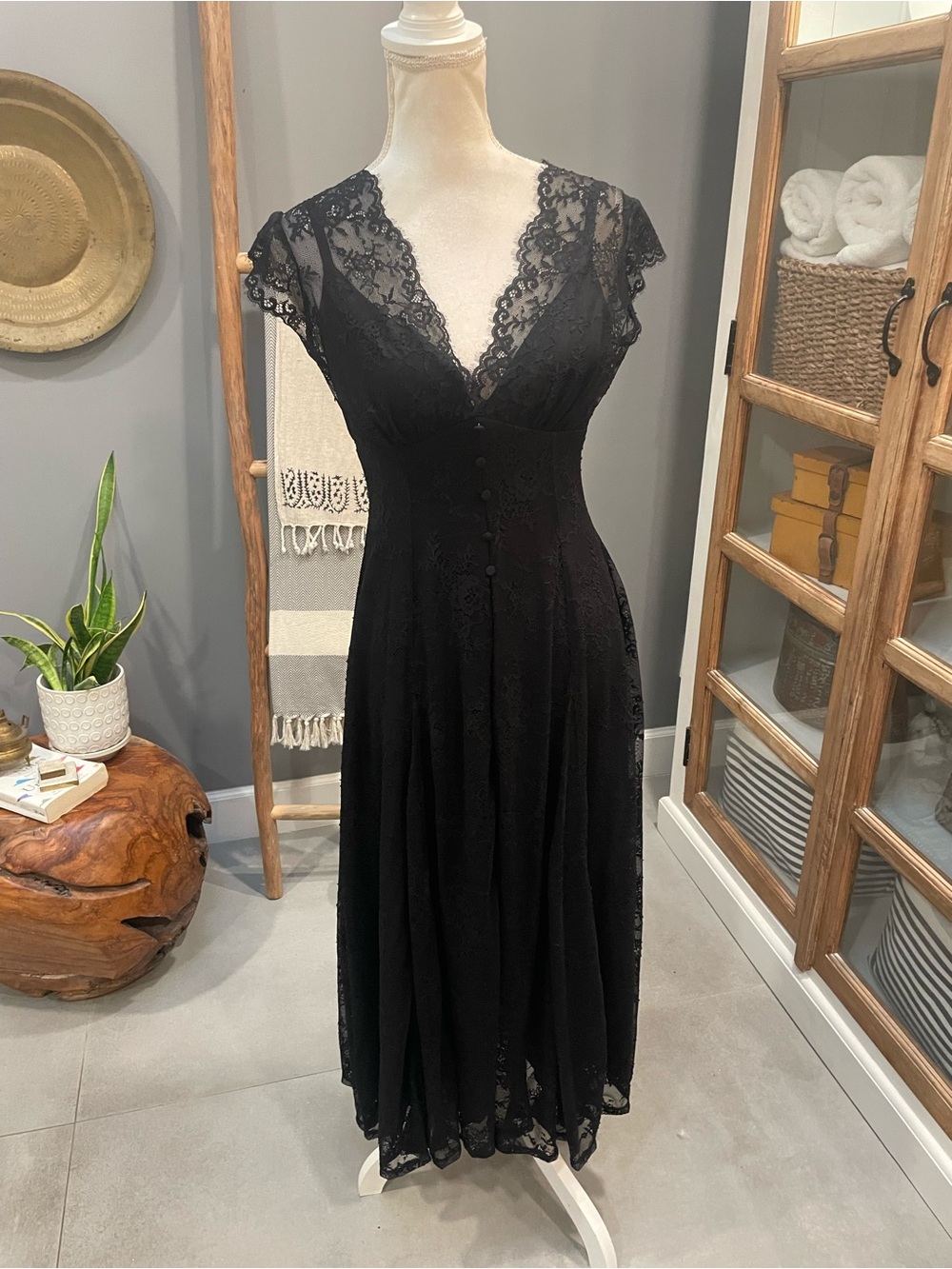 Black Lace V-Neck Midi Dress
